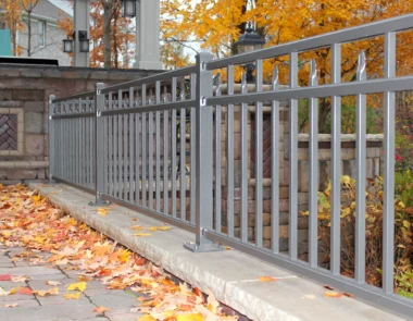 Salem alternating spear picket fence along walk way
