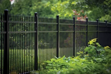 Georgetown spear top picket fence in black